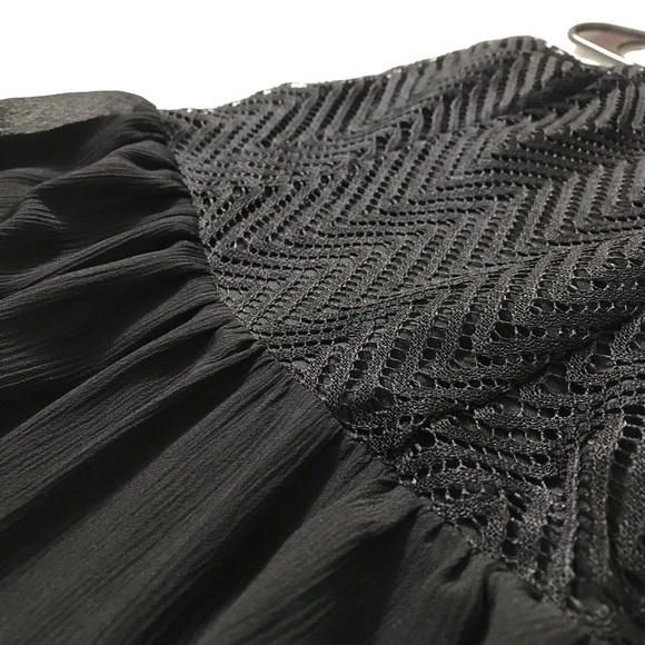 Black Dress - Picture 5 of 5